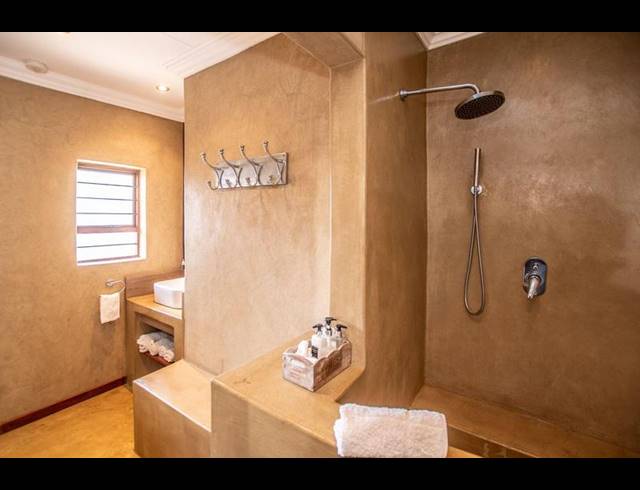 12 BEDROOM HOUSE FOR SALE IN WHITE RIVER